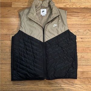 Nike Therma-Fit Windrunner Midweight Puffer Vest Blk/Khaki Men